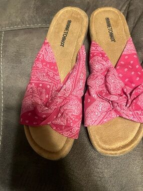 Minnetonka Pink Bandana Knot Slide Sandals